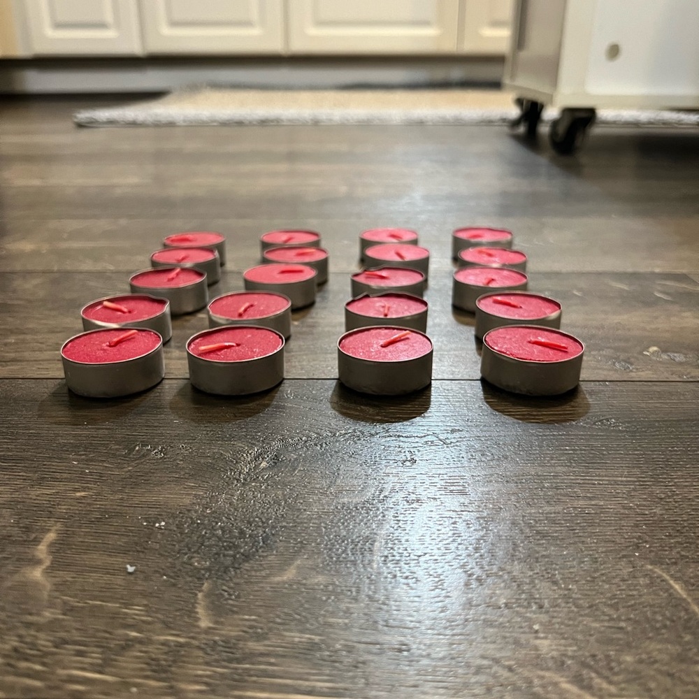 Lot of 20 Tea Light‎ Candles NEW